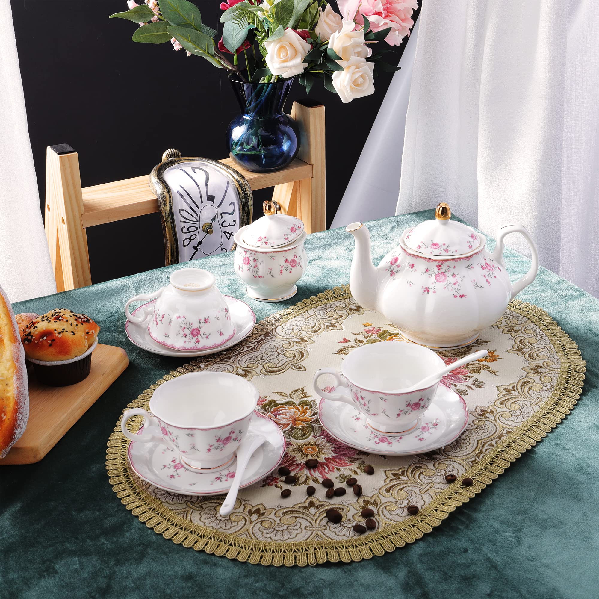 Fanquare milk jug complements the set for creamy, well-balanced pours.