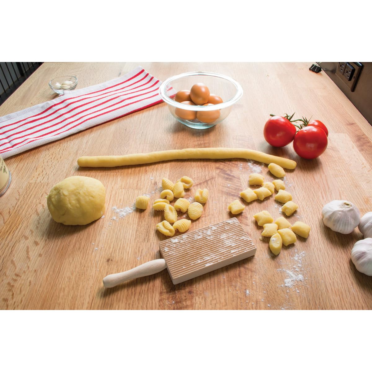 Fante's Gnocchi Board demonstrates sauce-holding for plated gnocchi