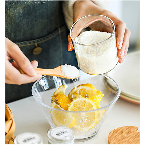 FANTESTICRYAN lid notch stores the spoon for quick scoops during cooking.