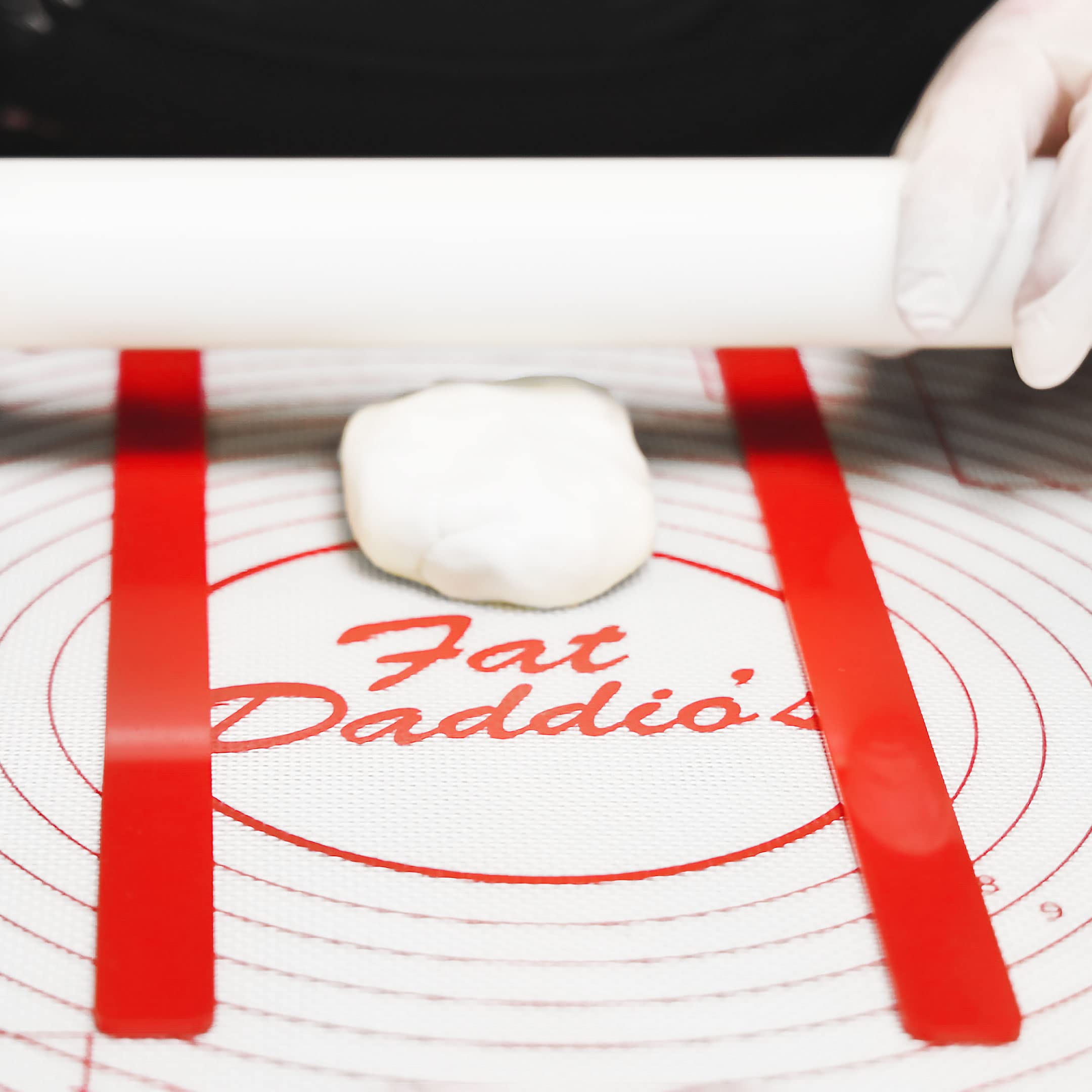 Fat Daddio's leveler design prevents heat transfer during use