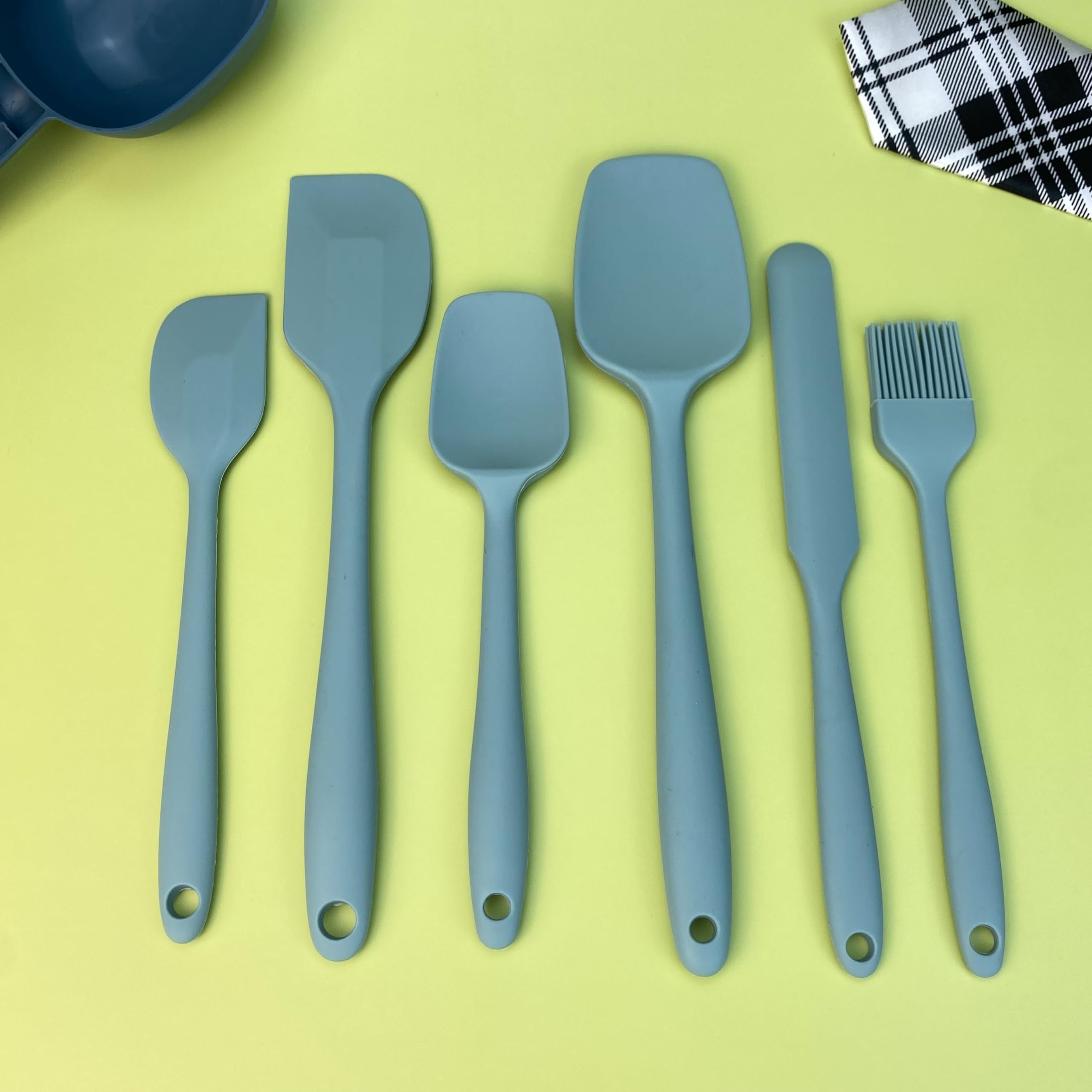 FCAIBEAR oven-safe bakeware withstands high temperatures for versatile baking