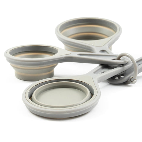 The French Culinary Institute quarter-cup collapsible cup supports precise spice measures.