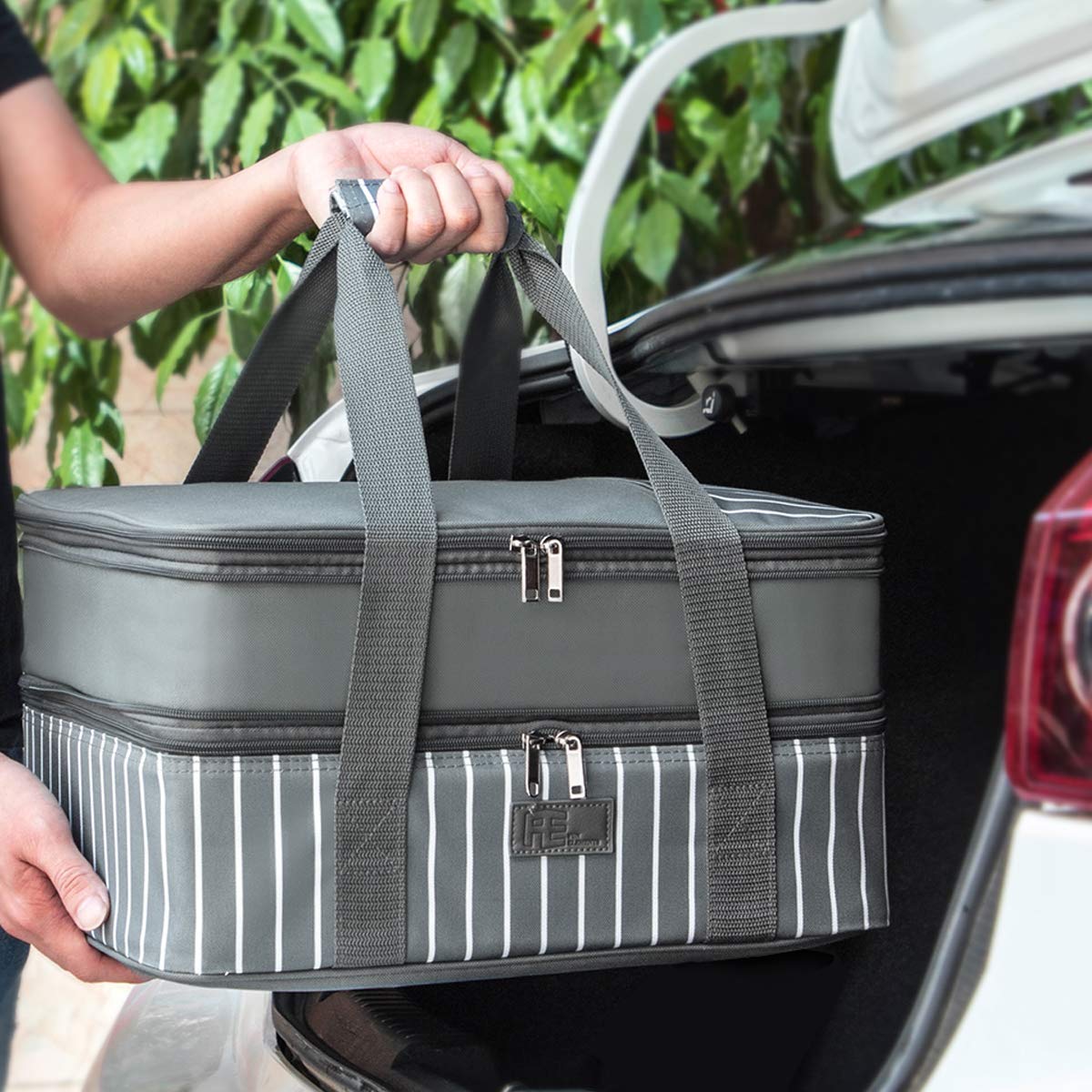 FE FUN ELEMENTS wrap-handled lugger makes carrying comfortable.