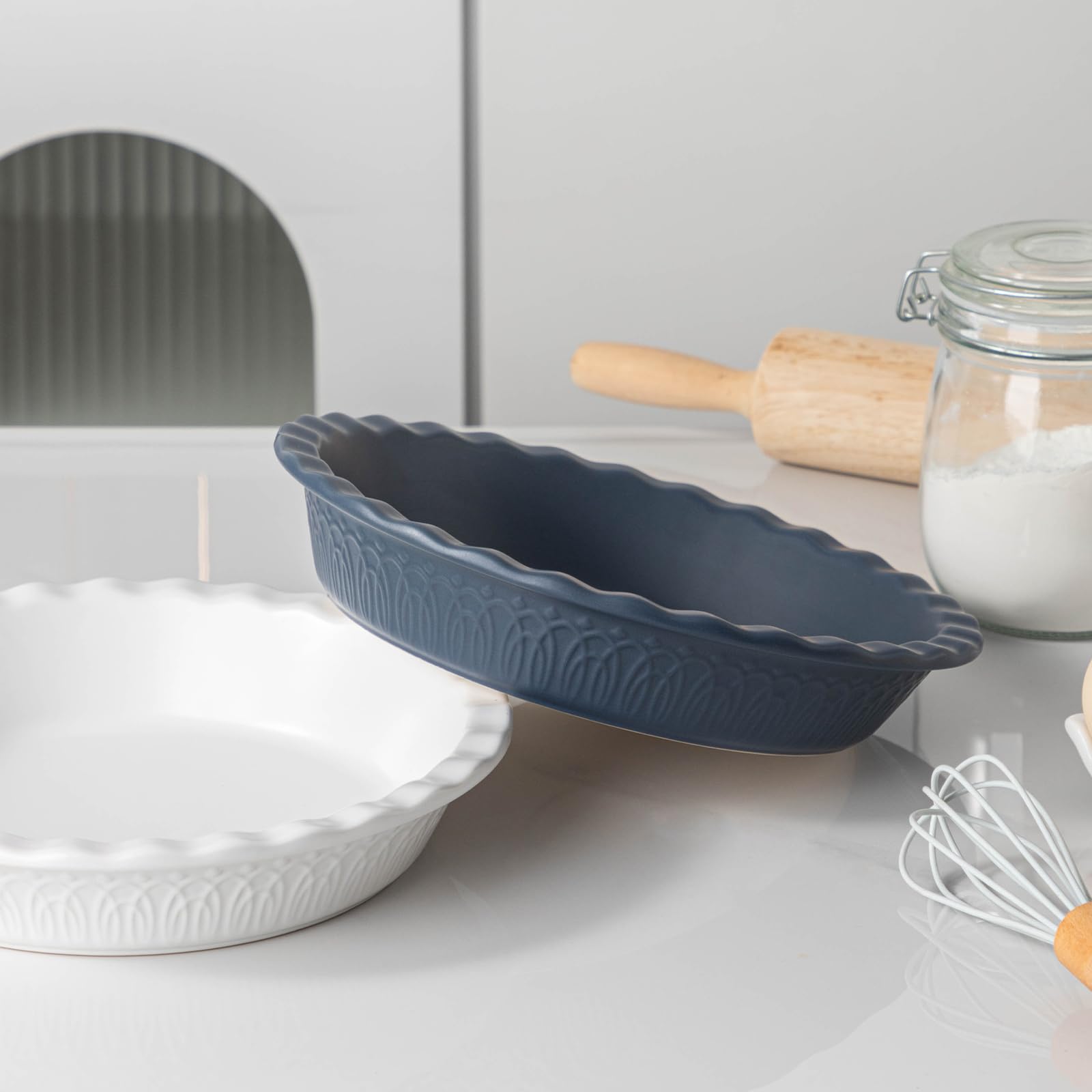 FE FUN ELEMENTS white ceramic pie pan glossy glaze eases release