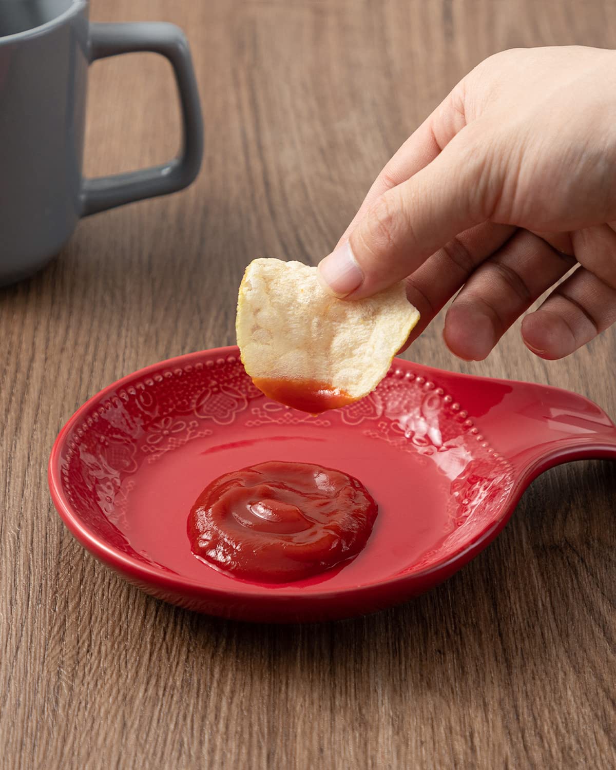 FE FUN ELEMENTS festive red spoon rest adds style to kitchen and table