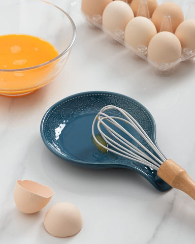 FE FUN ELEMENTS lace-embossed utensil tray doubles as candle holder for ambient moments
