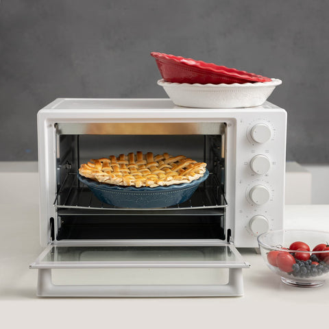 FE Fun Elements oven-to-table pie pan simplifies serving from pan to plate.