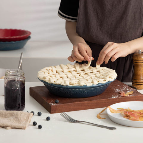 FE Fun Elements smooth glaze ensures easy cleaning after baking.