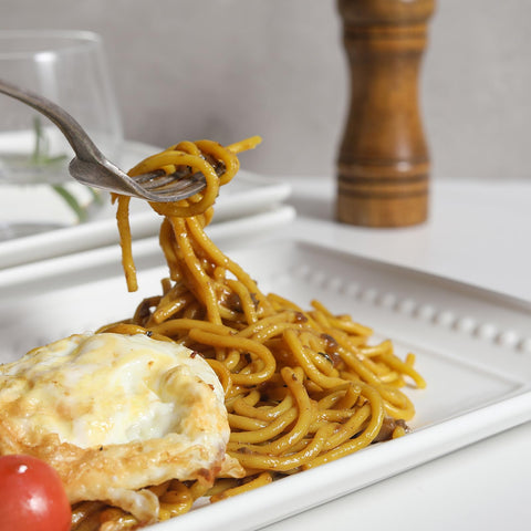 Feenmai oven-safe ceramic tray withstands warm dishes straight from heat.