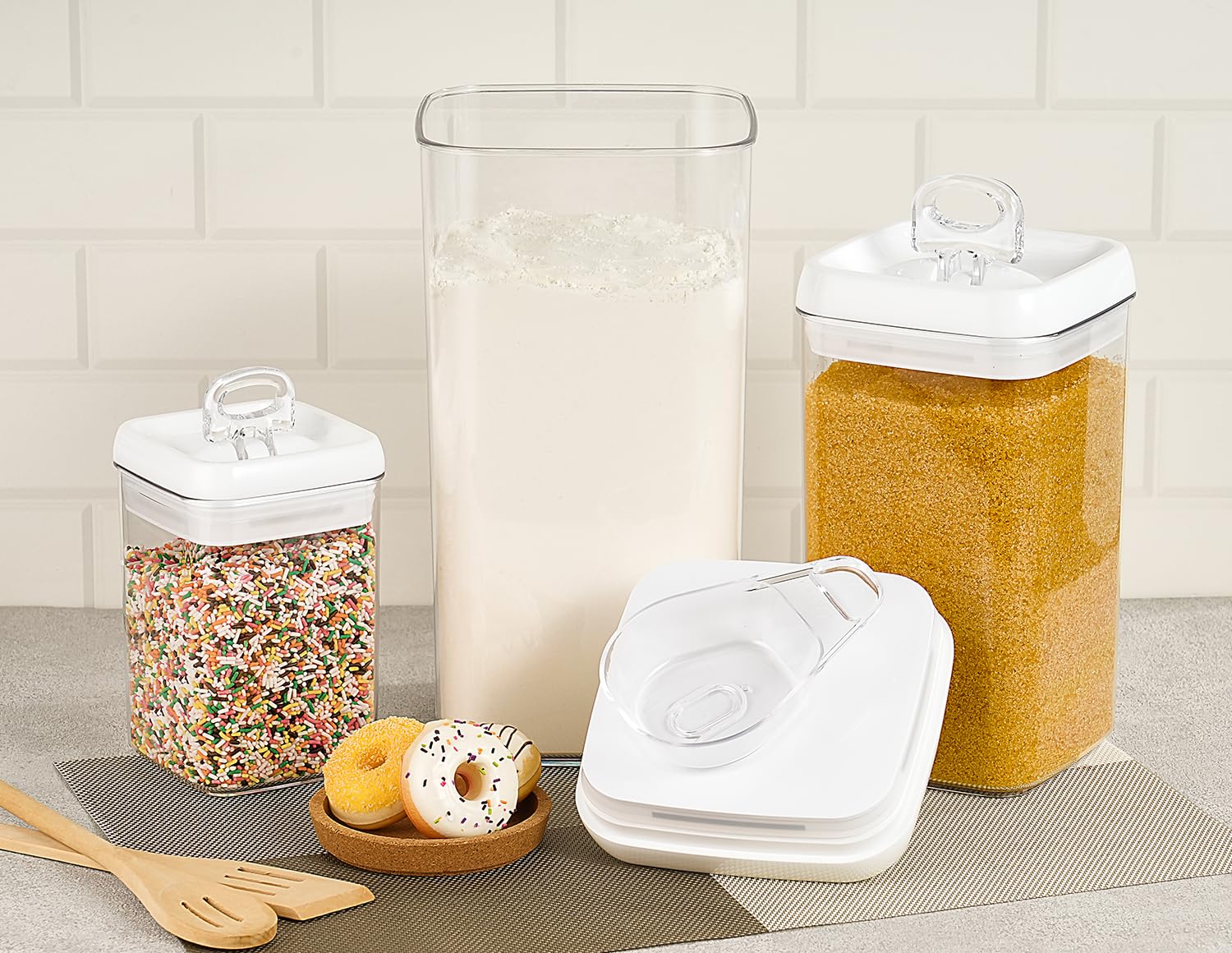 Felli Flip-Tite 5in large container for bulk foods with scoop