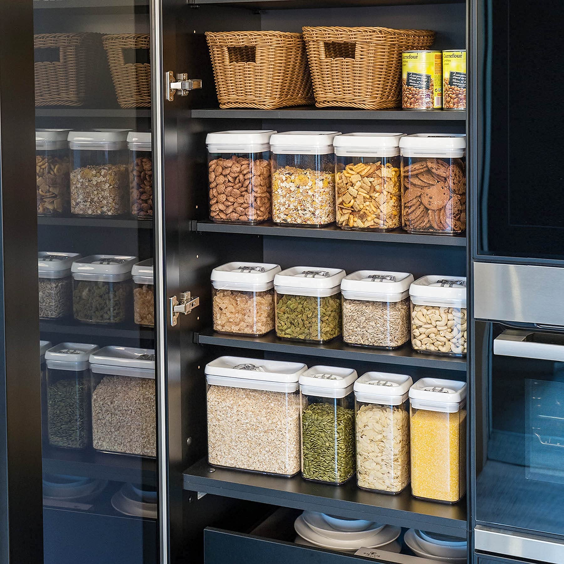 Felli Flip Tite is fridge and freezer safe for versatile storage.
