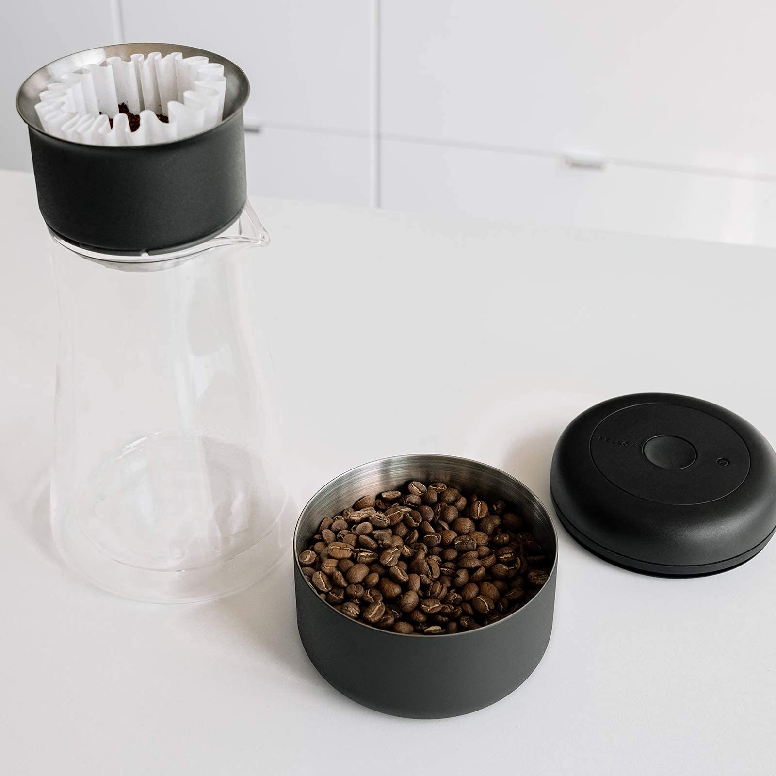 Fellow Atmos pour-close-up highlights the precise sealing mechanism.