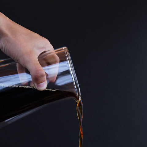 Fellow Stagg carafe's heat-retentive glass keeps beverages warm longer.