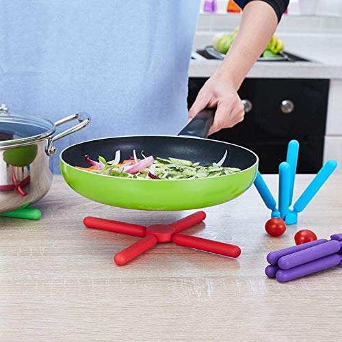 FENGCHEN trivet serving as table stand and phone holder.
