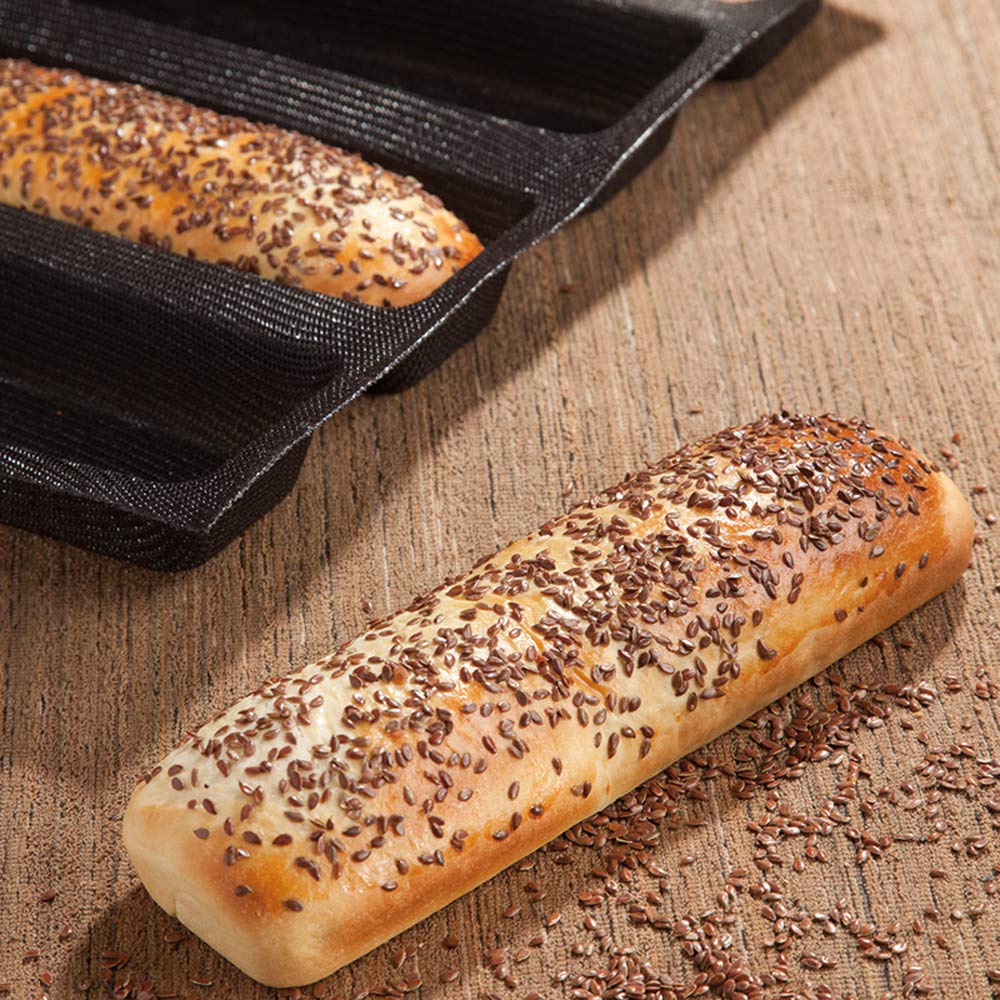 FETESUR non-stick bread liner eases cleaning after baking sessions.