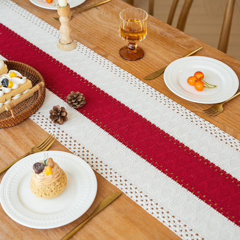 FEXIA wedding table decoration creates a warm centerpiece for gatherings.