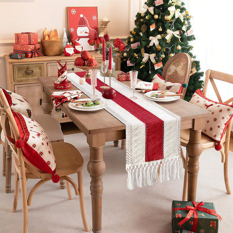 FEXIA year-round table decor in red to elevate any season table.