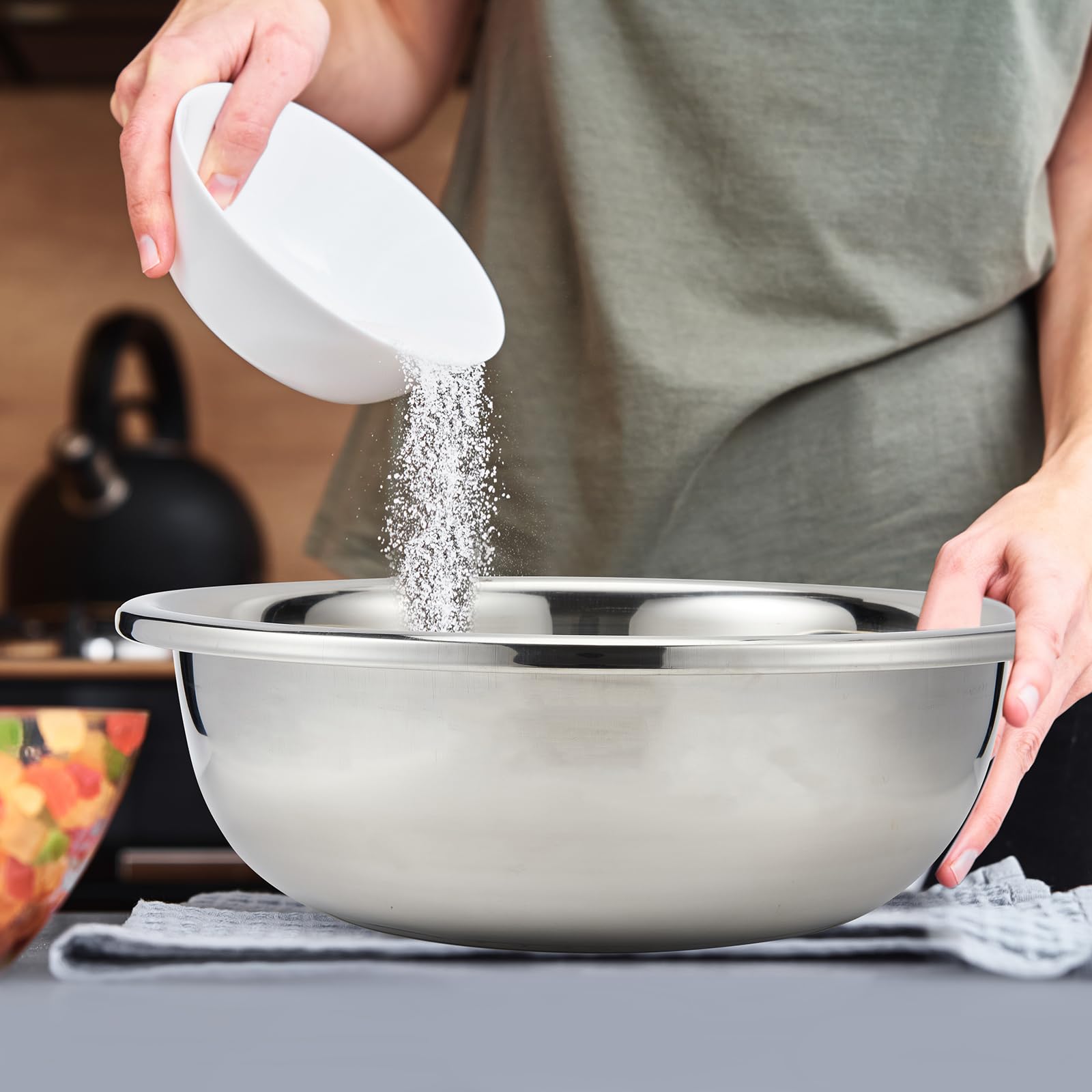 FillTouch 20 qt bowl ideal for marinating and large-batch prep