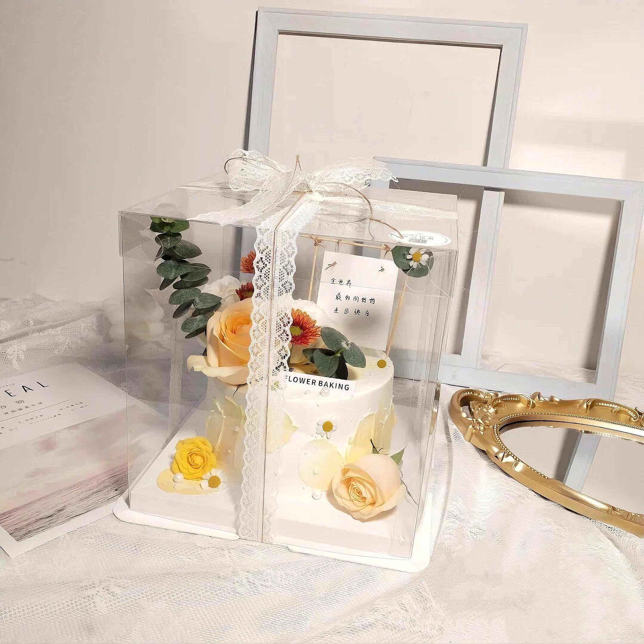 Sturdy construction protects cakes during transport and display.