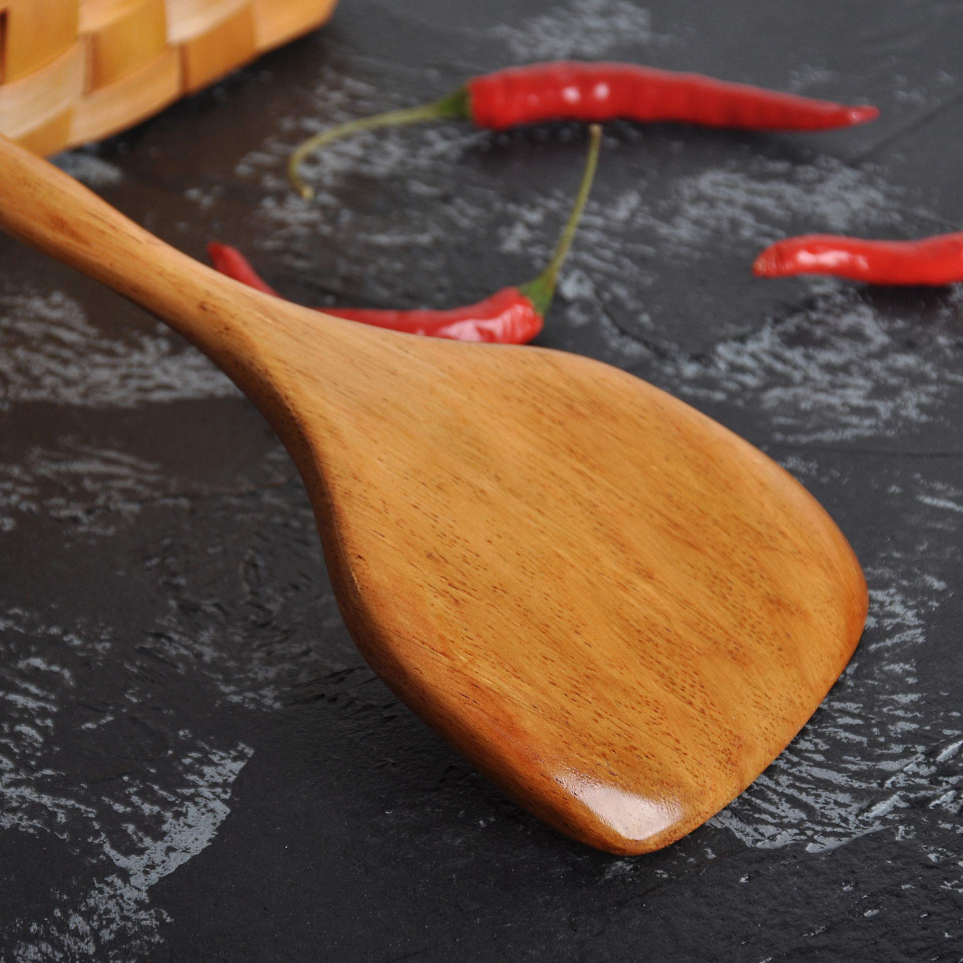 FJNATINH hand-polished wooden spatula with smooth, comfortable grip.