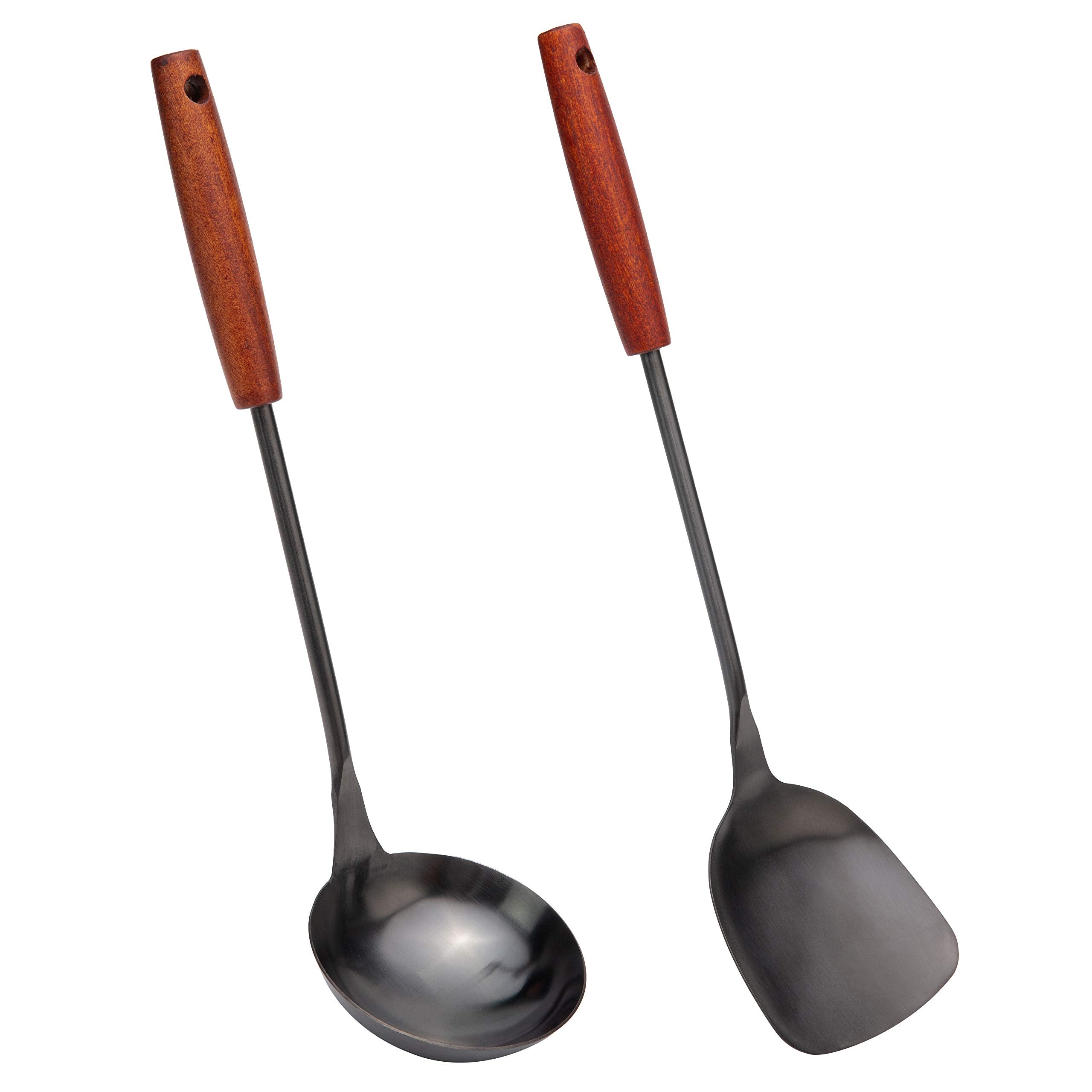 FJNATINH wok spatula with wood handle for precise flipping and heat control.