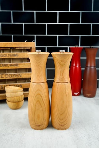 Fletchers Mill Border Grill Pepper Mill with lock-grind system ensures consistent coarseness.