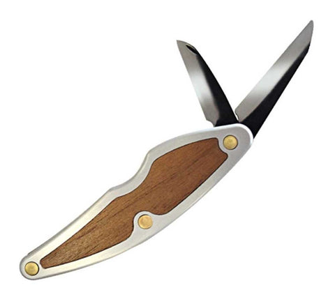 Flexcut Whittlin' Jack 1.5in detail blade enables precise carving.