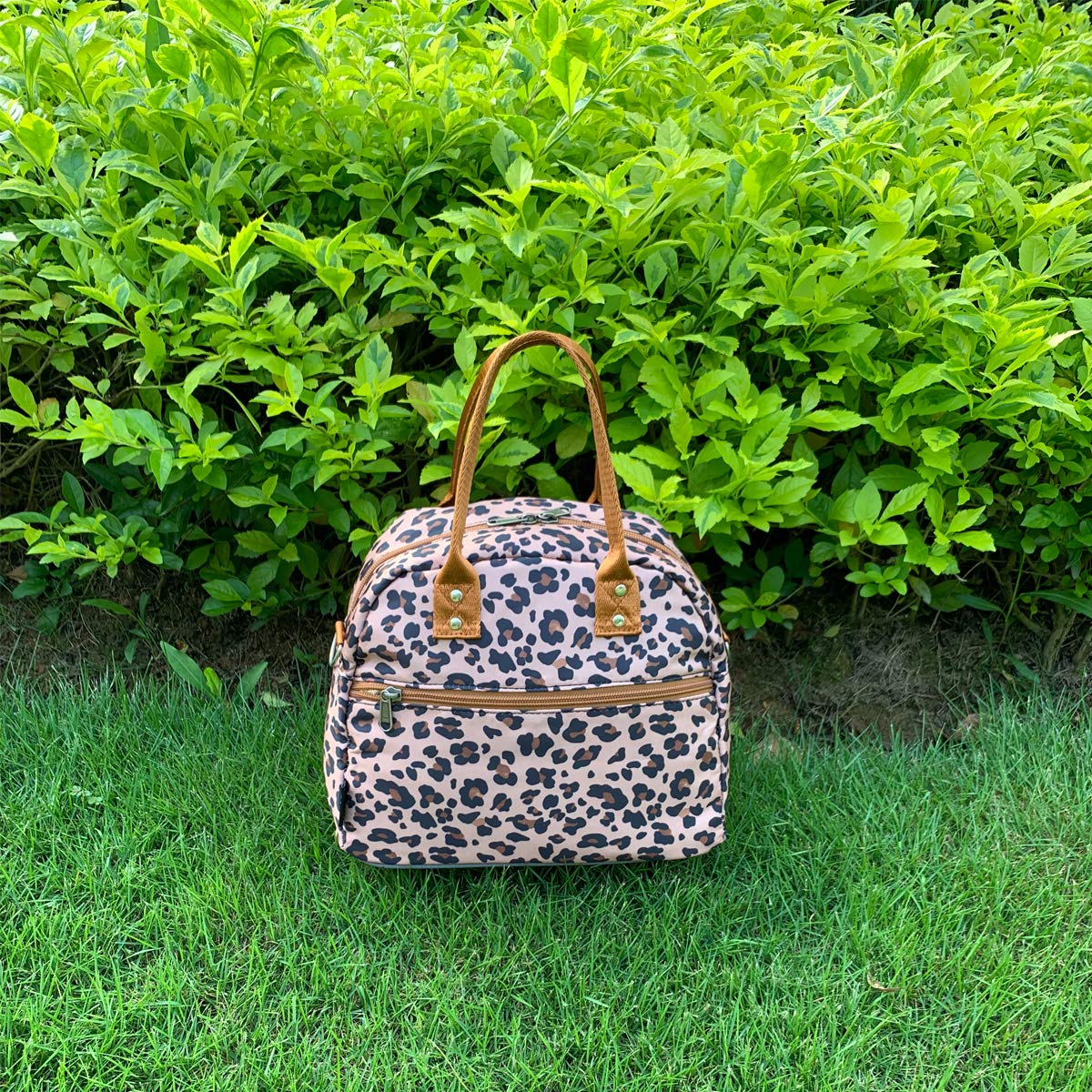 FlowFly Leopard lunch bag easy-clean surface for quick maintenance