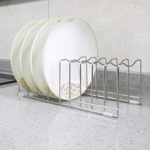 Ten compartments organize a busy kitchen with clarity and order.
