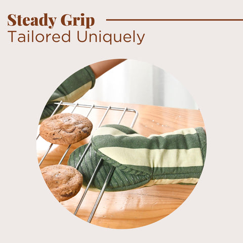 Folkulture mini mitts close-up highlight the comfortable grip.