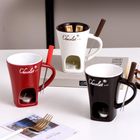 Fondue Cup in red shown with clean finish, easy to keep tidy after use.