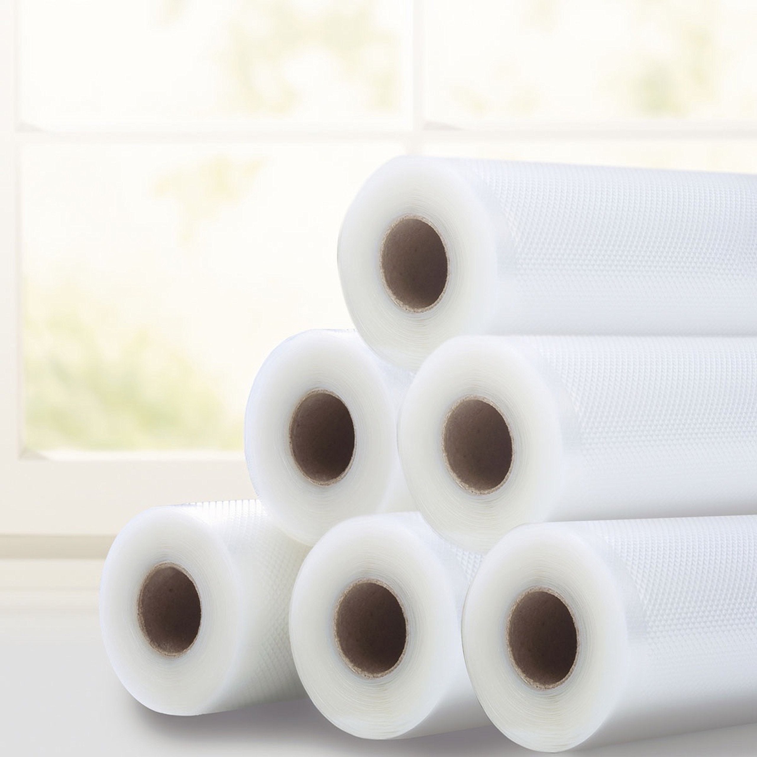 FoodSaver GameSaver multilayer material close-up highlighting durability against bones and shells.