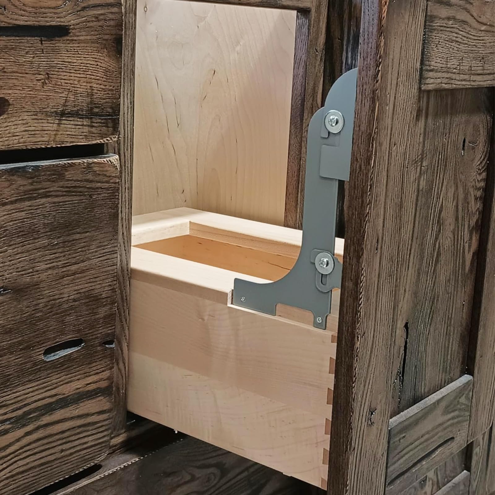 ForoGore included hardware enables quick DIY setup.
