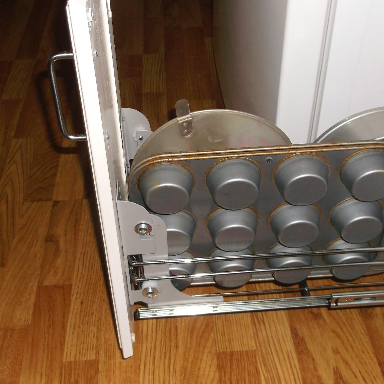 ForoGore chrome steel kit resists rust in busy kitchens.
