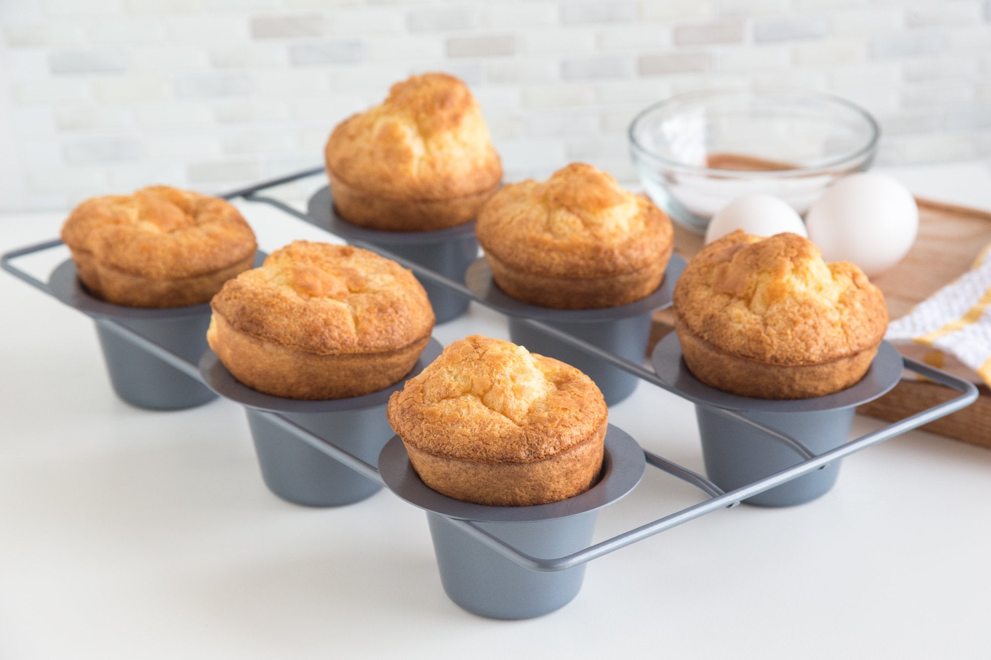 Fox Run popover pan wire rack design aids air circulation