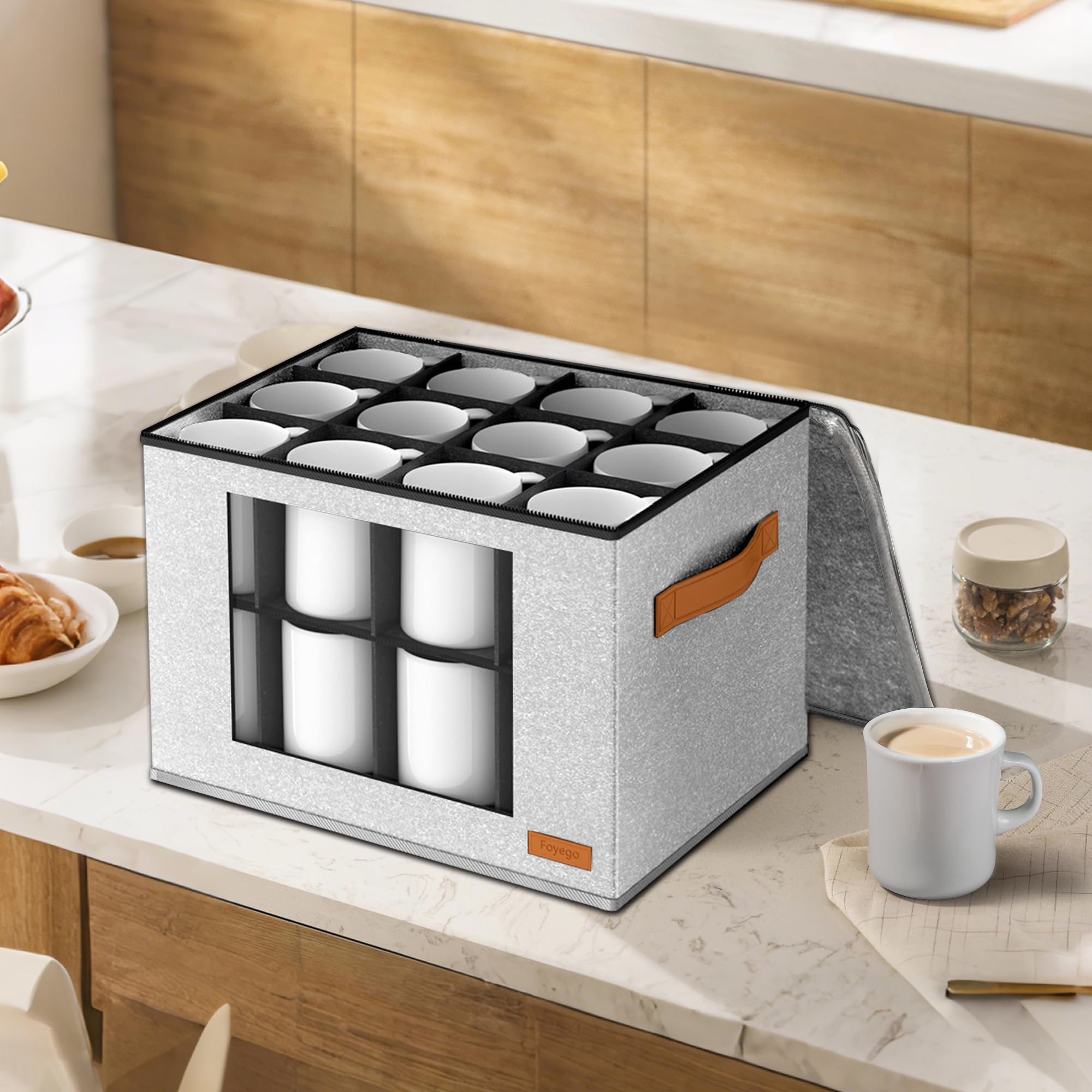 Foyego foldable box with two-way zipper enables easy setup.