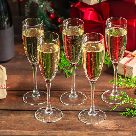 Frcctre dishwasher-safe plastic champagne flutes for easy cleanup.