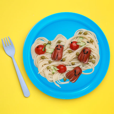 Frcctre kids plates ideal for meals, snacks, or lunch on the go.