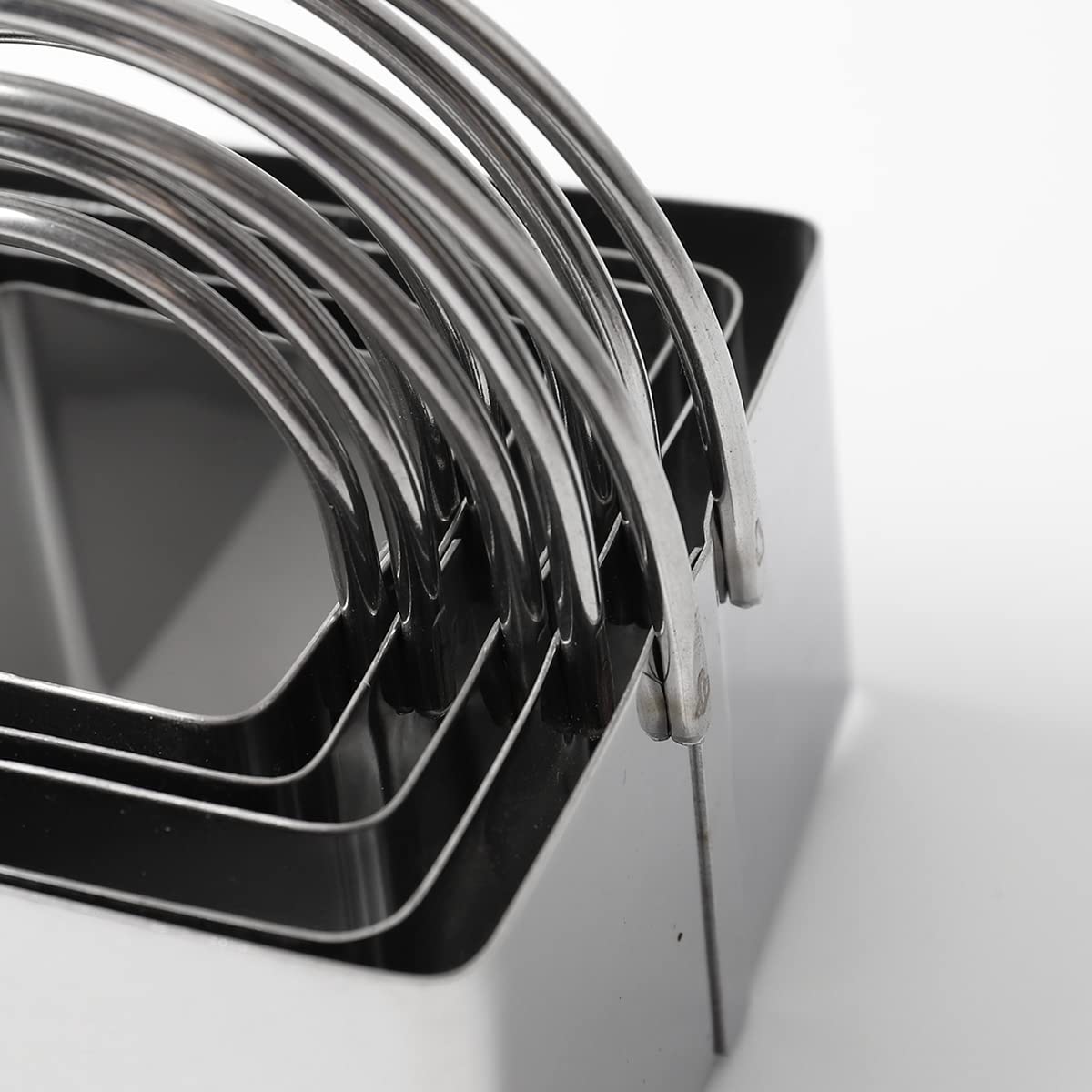 FREESHU set inspires creative baking with precise, clean cuts