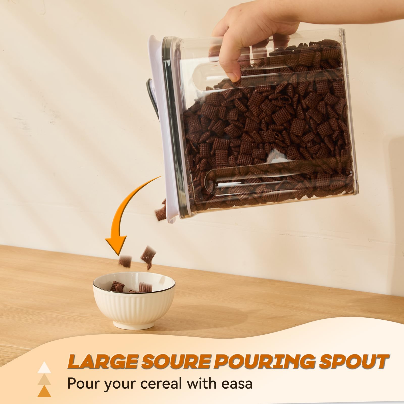 FreshKeeper flour container with square spout for precise pouring