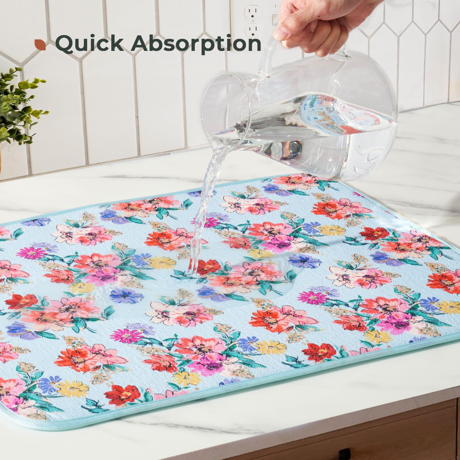 FRESHMINT grid-reversible design dish mat offers two looks for mood changes.