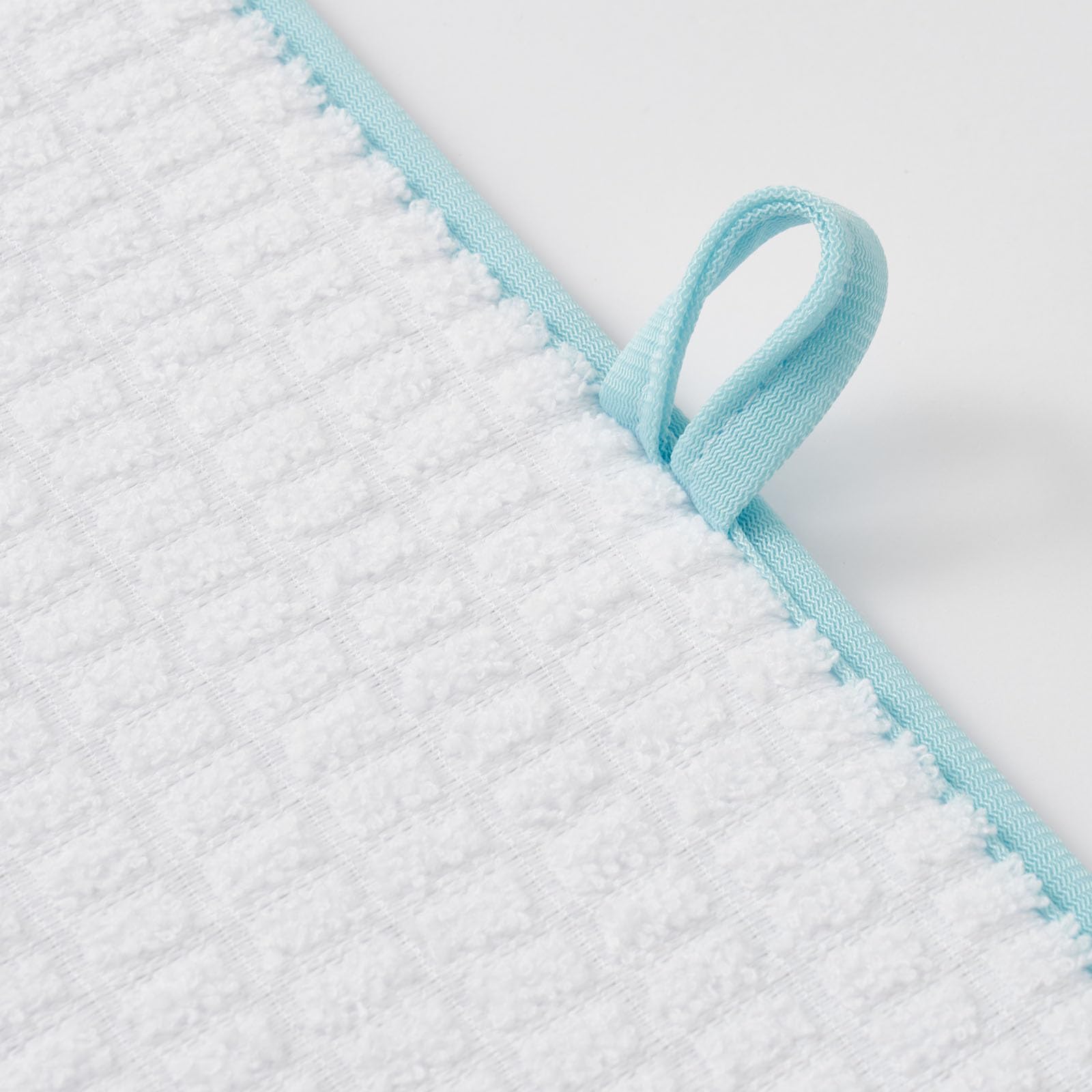 FRESHMINT machine washable dish mat cleans easily and resists fading.
