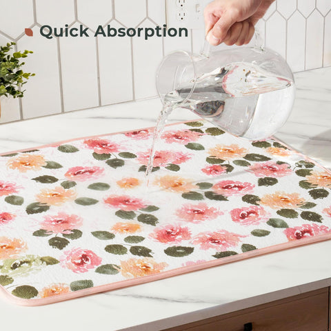 FreshMINT 18x24 grid-pattern mat provides ample space for dishes and pans.