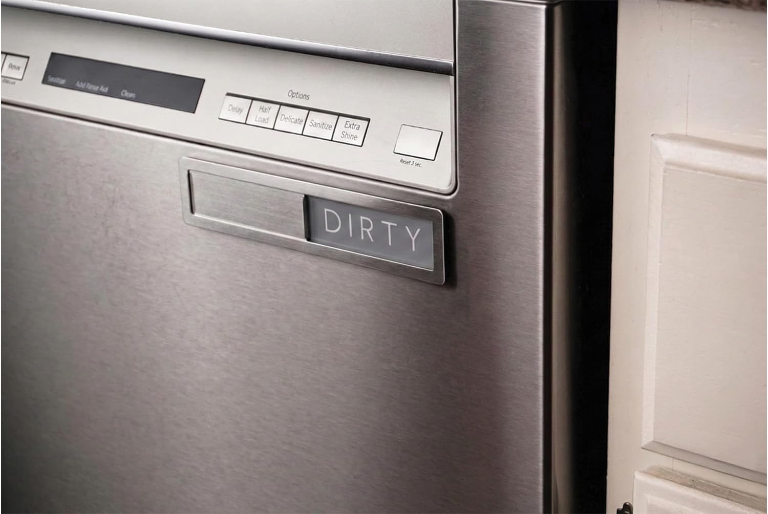 FridayVibez rustic floral border adds decorative appeal to the clean-dirty indicator.