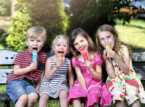 FROZIP ice popsicle bags with zip seals for mess-free pops.