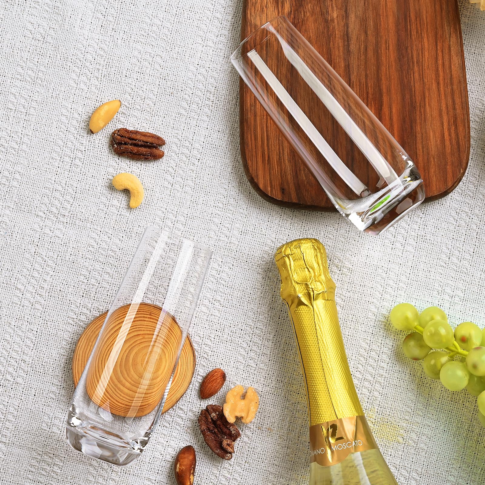 FrutPunch gift-box champagne glasses ideal for weddings.