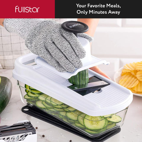 Fullstar cleaning brush aids quick, thorough blade care.