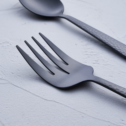 Fullyware matte-black finish close-up highlighting modern tableware
