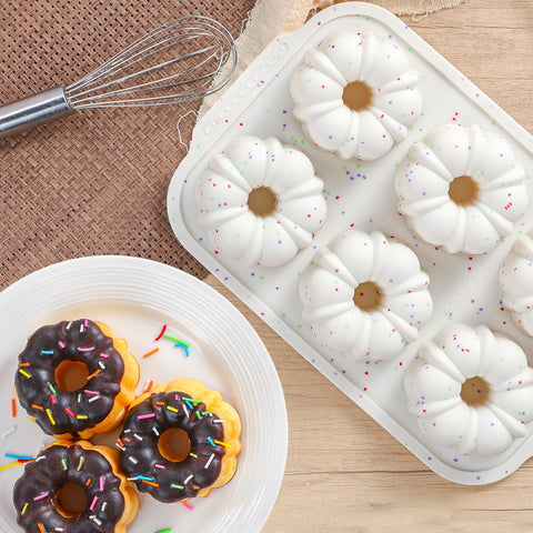 FUNBAKY molds support kids' parties and festive desserts with playful shapes.