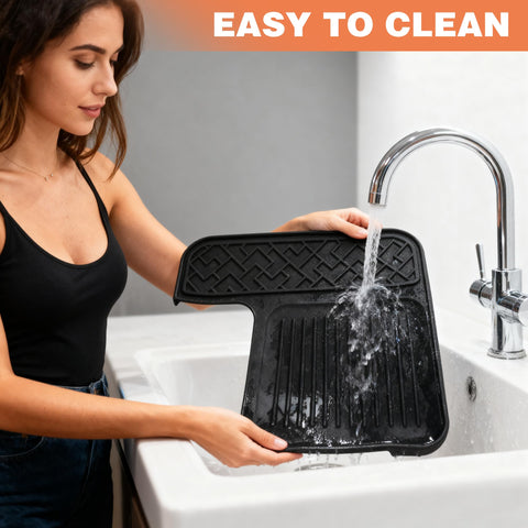 Funria non-slip back mat stabilizes cups and accessories